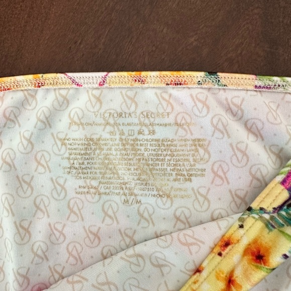 Victoria Secret mega push up bikini 32/D top & medium bottoms - Picture 3 of 9